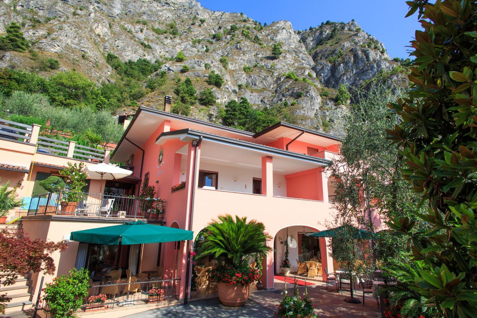 Hotel La Gardenia & Villa Oleandra Лимоне-суль-Гарда Номер фото