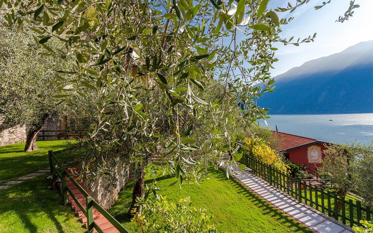 Hotel La Gardenia & Villa Oleandra Лимоне-суль-Гарда Экстерьер фото