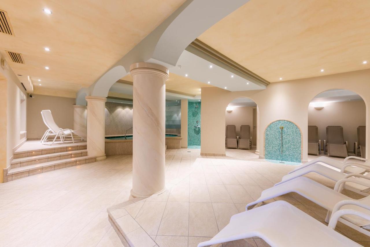 Hotel La Gardenia & Villa Oleandra Лимоне-суль-Гарда Экстерьер фото