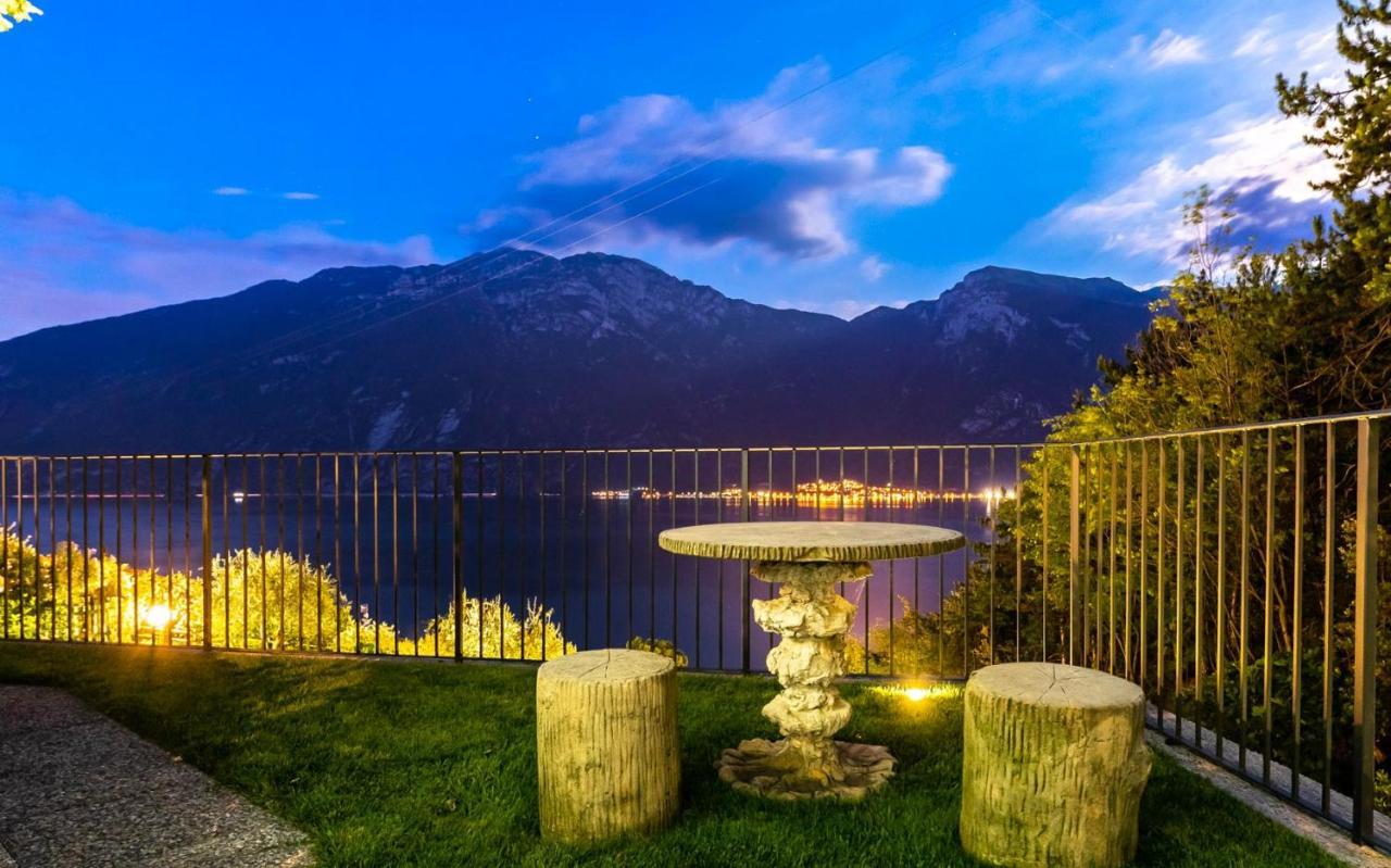 Hotel La Gardenia & Villa Oleandra Лимоне-суль-Гарда Экстерьер фото